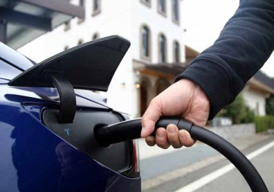 特斯拉電動車帶動SiC模組，台廠拚自主供應鏈