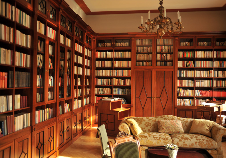 郭董古堡內的閱覽室。陳應欽攝