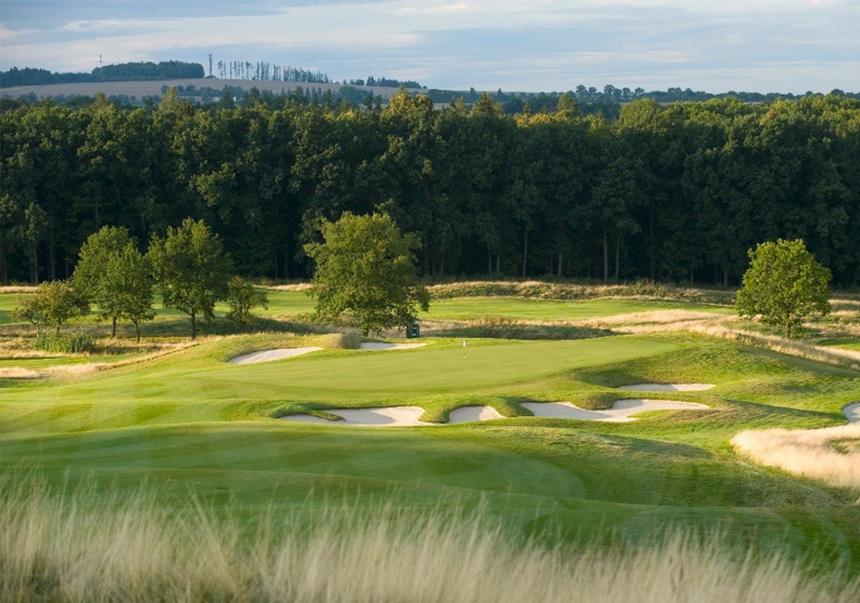 郭董古堡附設的高爾夫球場。馮曼琳提供