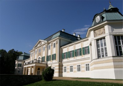 《遠見》獨家開箱郭台銘古堡！捷克百年Casa Serena這麼美