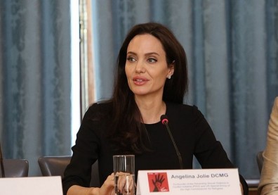 安潔莉娜裘莉上《時代》發聲！開IG聲援阿富汗女權