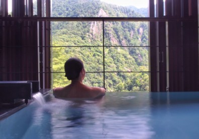 溪谷祕境〉晨曦流水相伴森呼吸，「虹夕諾雅 谷關」盡享溫活時光