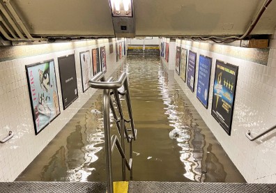 洪水襲擊紐約！艾達颶風挾驚人豪雨，全市地鐵幾乎癱瘓