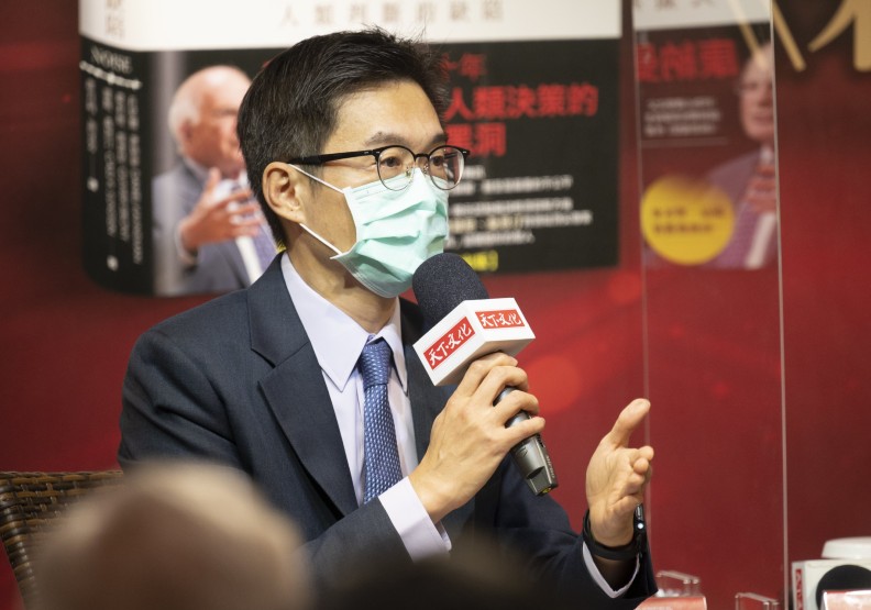 亞東醫院院長邱冠明。天下文化提供