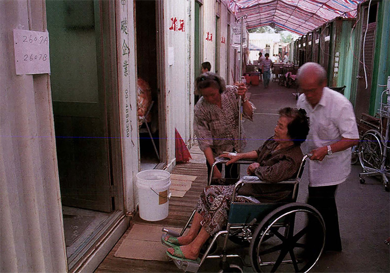 災區百廢待舉，災民最期待的，還是趕快步入生活常軌。周元楷攝