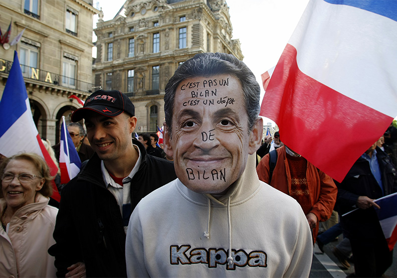 不滿薩科齊施政的法國人舉行遊行。陳之俊攝