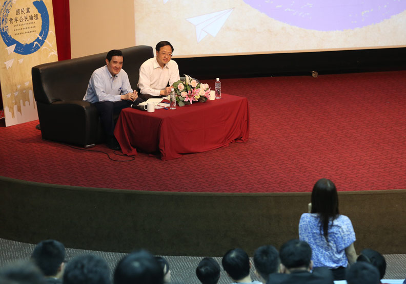 總統馬英九4月底召開「青年公民論壇」,傾聽年輕人對國家的看法。蘇義傑攝