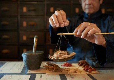 藥師確診日記：為什麼我要阻止親友吃清冠一號？藥師曝２關鍵原因
