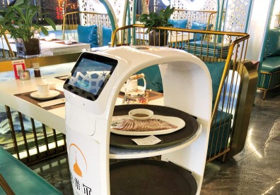 它會煎漢堡又免疫！疫下缺工怎麼辦？美國餐飲業大聘機器人