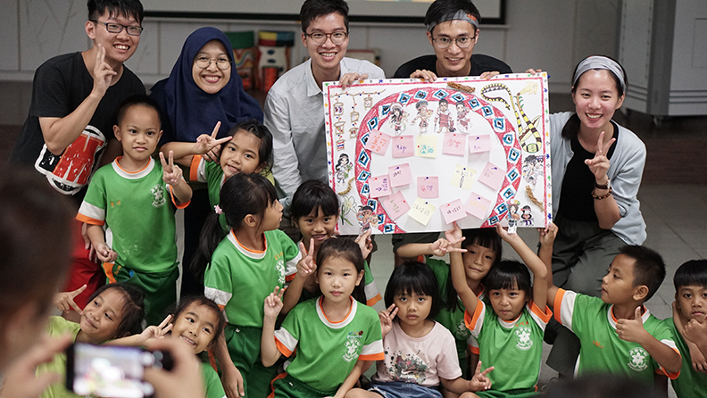 明志科大IMBA帶領國際生投入社會參與及原民文化學習,將社會責任、永續關懷融入課程中。