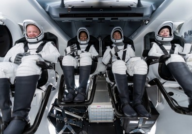 SpaceX再寫歷史！4平民進行3天太空旅程，高度超越國際太空站