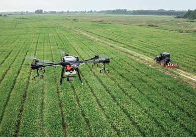 農業也吹科技風！手機種菜、無人機巡田真輕鬆
