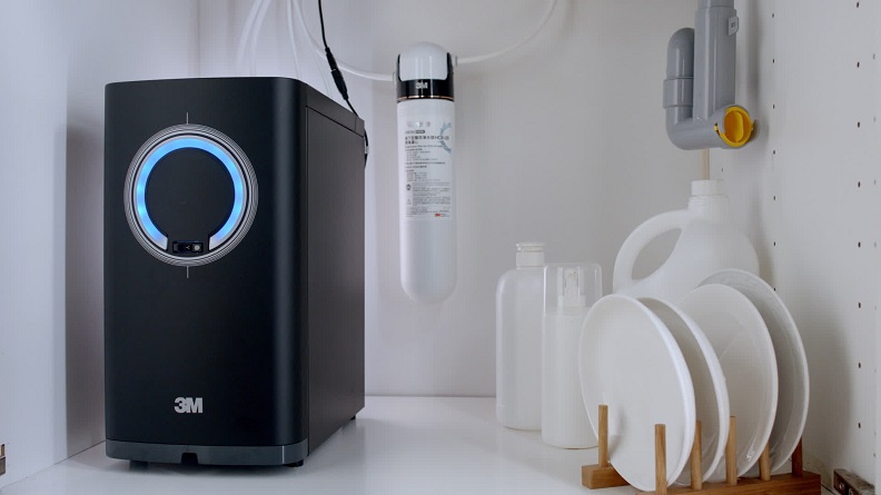 3M Heat3000變頻觸控熱飲機不只有好機能,觸控美型設計讓居家品味更加分。