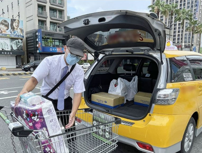 結合在地物流及小黃計程車,串起防疫外送商機,臺南市政府提供。
