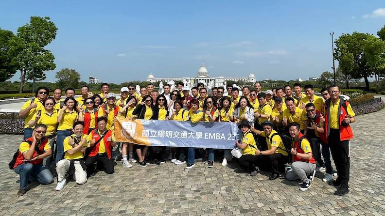 邱承緯認為，陽明交大EMBA老師與同學的互動討論中，讓他打開視野，重新審視企業經營的全貌，付出的時間回報率超乎預期。