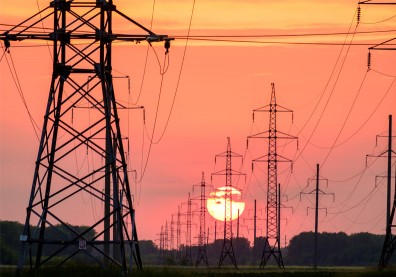 推動分散式電源法制革新，達成2050淨零