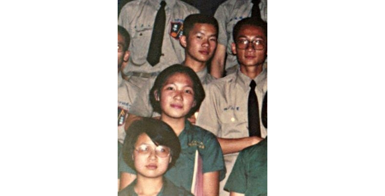 就讀北一女時的王海玲，模樣清純可愛，也常做些「很呆的事」。