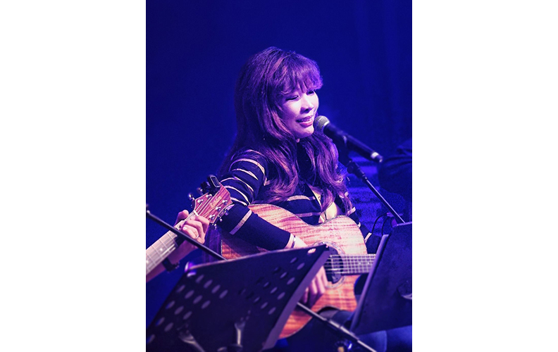 王海玲近年仍持續投入民歌演出，讓歌聲保持在最佳狀態。