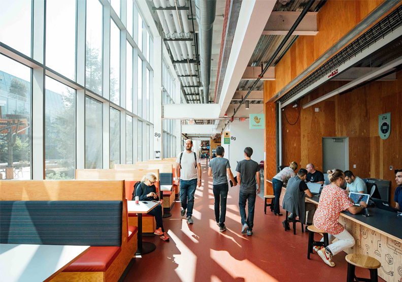 臉書員工曝總部一團亂。圖為總部畫面。Facebook提供