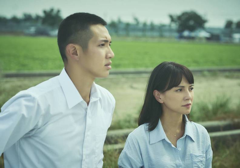 柯震東笑說自己是個很怕生的人,和李心潔合作非常緊張。台北雙喜