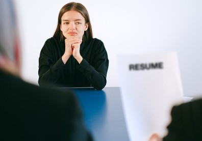 面試時，掌握「麥拉賓法則」！被問「你還有問題想問嗎？」這樣說超加分