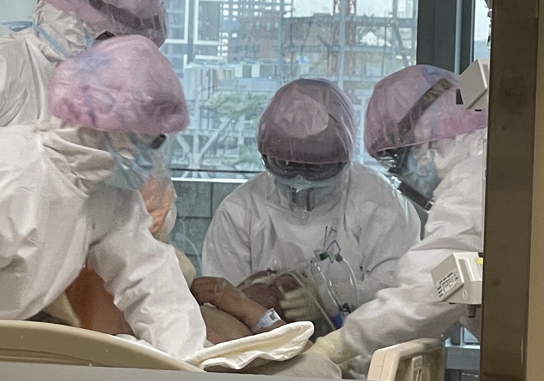 圖 / 亞東醫院收治全國11%重症患者。照片來源：林美珠。