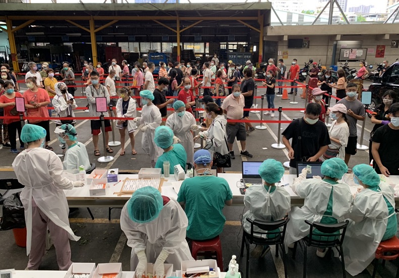 快篩部隊。照片來源：黃穗怡。