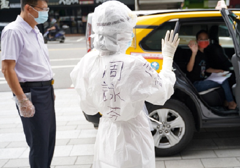 工作照護日常。照片來源:李宜霖。