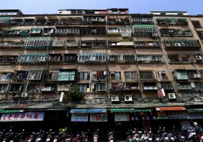 「城中城」到處有？一場惡火燒出全台450萬老屋危機