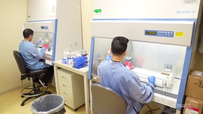 根據衛福部統計，全台PCR篩檢量能從4月底單日不到4千件，在通報系統簡化及全台大量引進高通量自動化PCR篩檢儀器幫助下，9月初倍增至單日篩檢胃納量可達近15萬件。(圖片來源：Thermo Fisher)