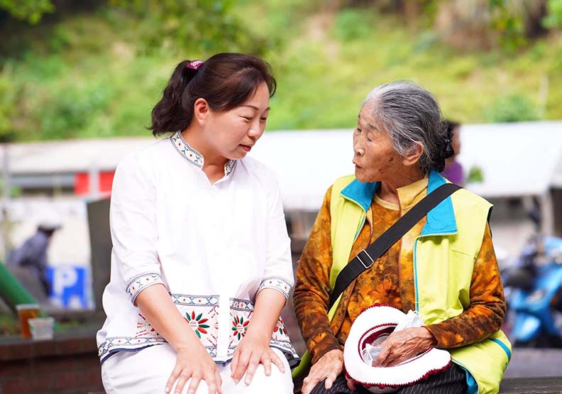 花蓮長照服務人數及失智服務涵蓋率也分別高居全國第二,花蓮縣政府提供。