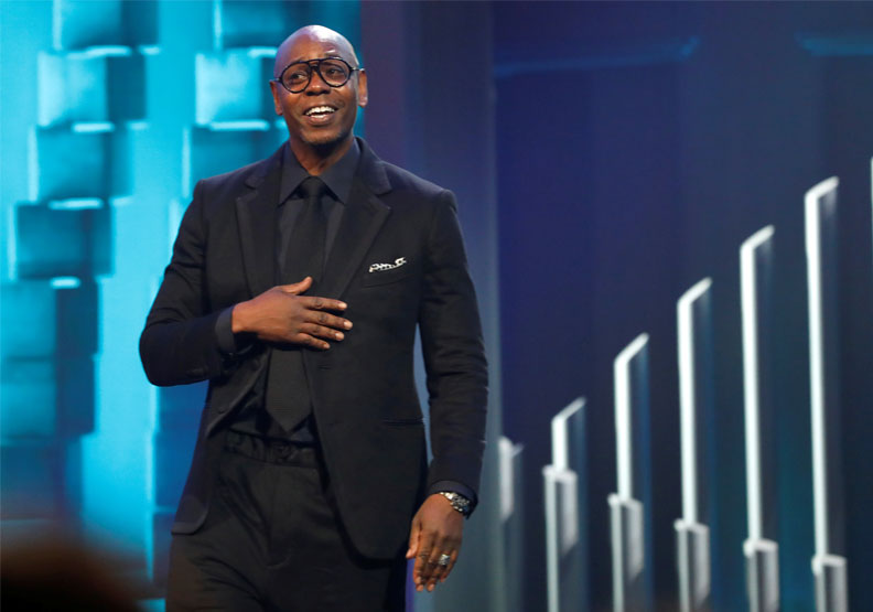 圖／喜劇巨星戴夫夏普爾（Dave Chappelle）在喜劇特輯《華麗最終回》（The Closer）中，對跨性別族群所開的玩笑，惹出爭議。取自達志影像。