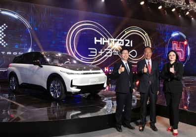 只推新車不賣車？ 原來鴻海電動車靠「這點」獲利！