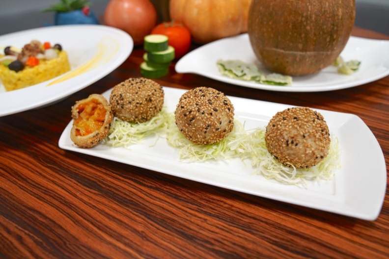 南瓜芝麻起司球。中國醫藥大學新竹附設醫院提供