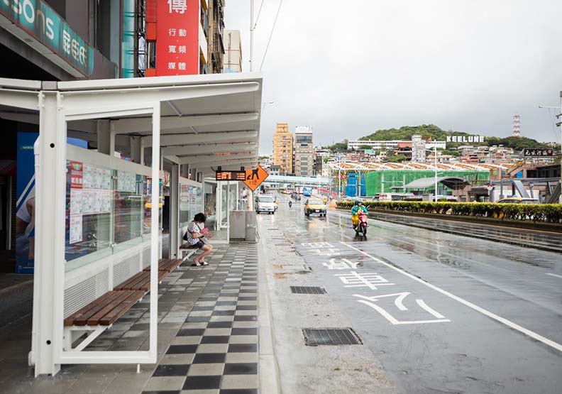 學者提醒，全台捷運本業都在賠，興建不易，未來經營更艱難，建好後才是「面對問題的第一哩路」。取自林右昌FB