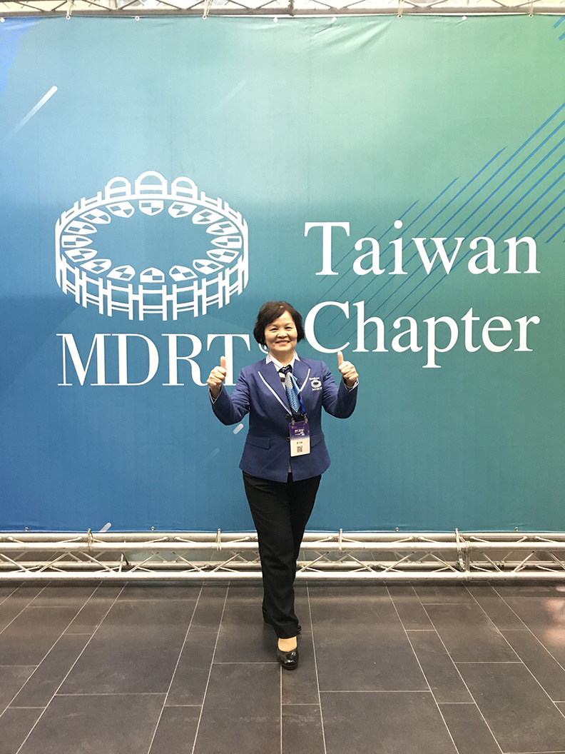 李月珠從零開始扎穩腳步，共榮獲10次美國百萬圓桌MDRT會員、11次IQA國際品質獎。