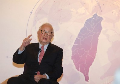 張忠謀：台灣半導體業非常有競爭力，但得運營在台灣