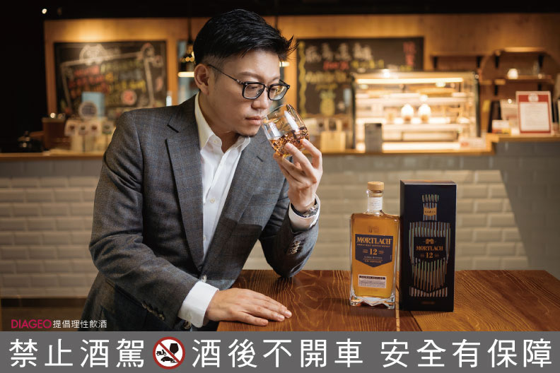 特別鍾愛慕赫12年單一麥芽威士忌的吳季衡，驚艷於「台灣獨獻版」更加馥郁細緻且醇厚鮮美的口感。