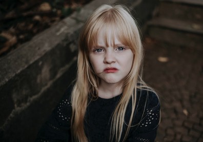 愈要小孩「聽話」的父母，「內在小孩」其實一直都沒長大！