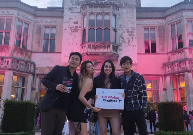 UpRoot團隊晉級時留下的合影。UpRoot提供