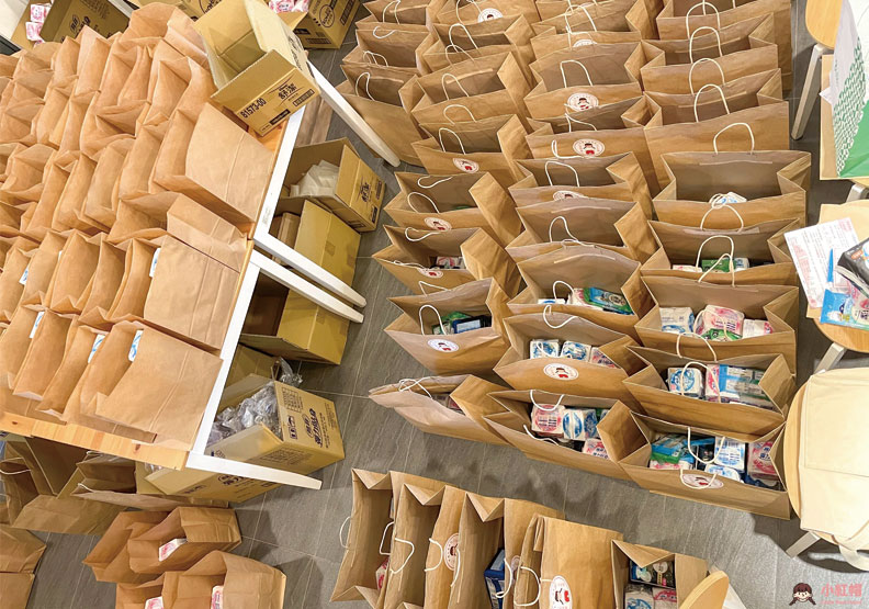 「小紅帽」生理用品包裹。取自小紅帽Little Red Hood臉書