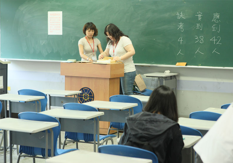 最新公布的考招新制沒了國文、英文、數乙,讓不少文組學生無所適從。董旭官攝