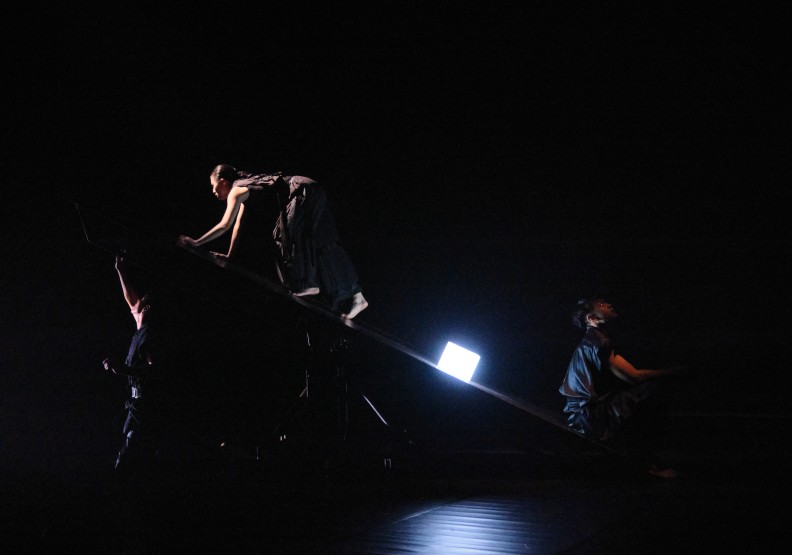 失序場《非常動態運動-失序邊境 選段演出》。花蓮城市空間藝術節提供