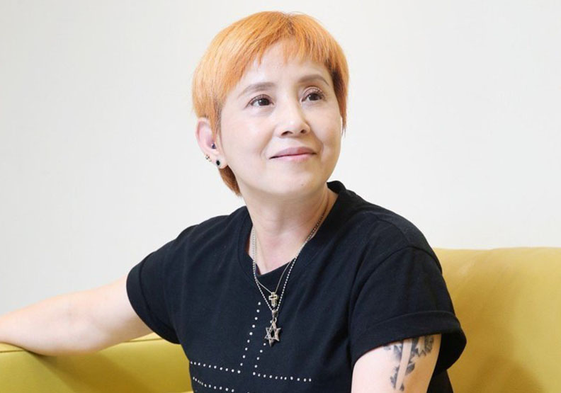 每年千人受惠！李明依花百萬換頸椎「人工椎間盤」，健保12月起開始給付