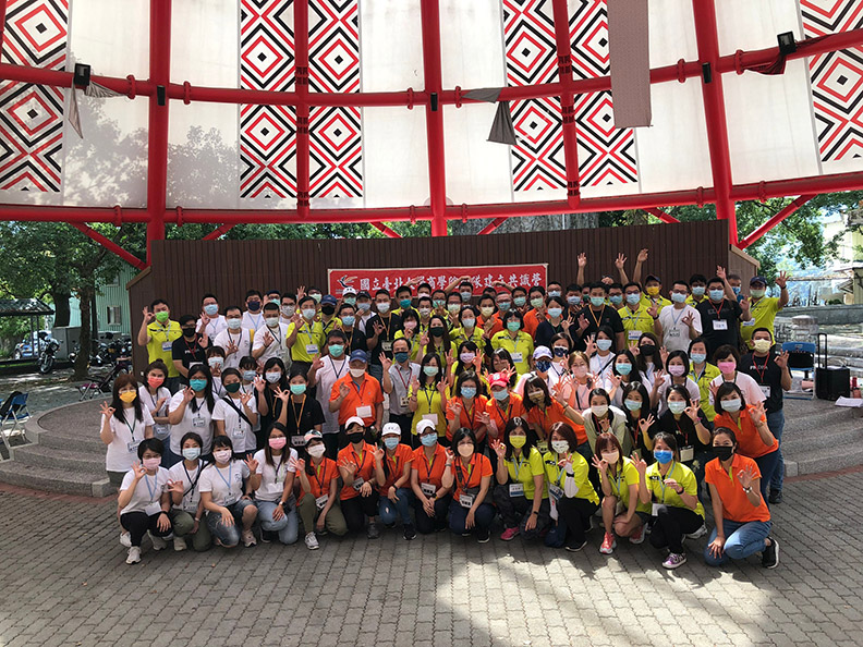 透過舉辦商學院碩士在職專班共識營凝聚學習動力,在學習上也能提升效率。