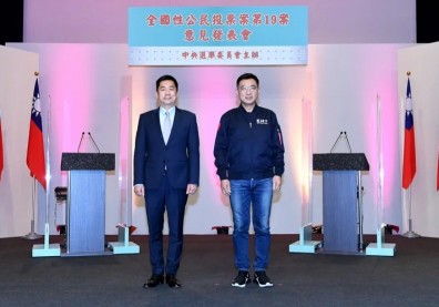 公投辯論／江啟臣對上陳宗彥！公投綁大選戰民進黨「昨是今非」
