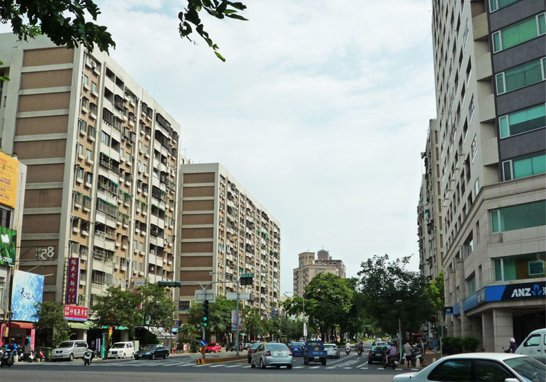 台南林森路。取自Flickr,攝影者mershells。