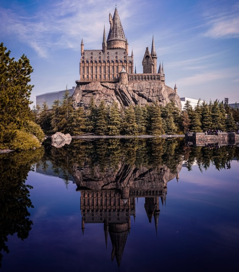 大阪環球影城的土地,是江戶時期填海造陸而來的。取自Unsplash,攝影者Gio Almonte。