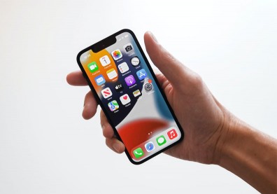iPhone 13、三星摺疊機同登地表最綠手機，祕密竟藏在廢漁網？