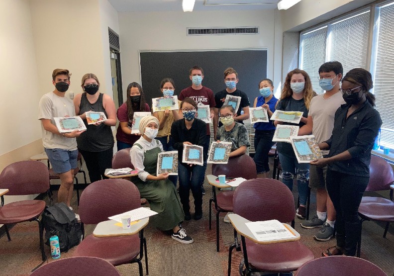 南伊利諾大學華師與同學合照。